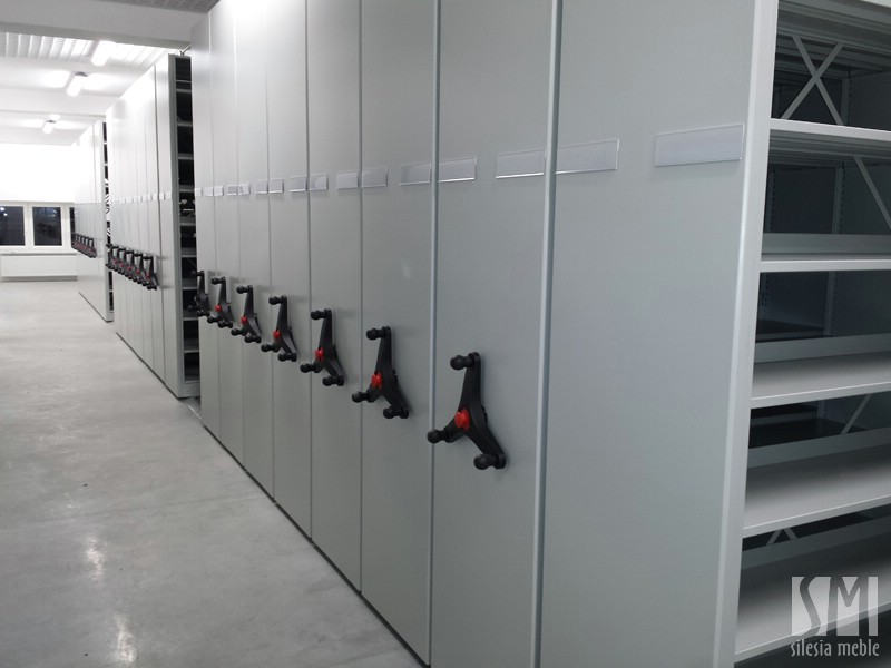 Najczęstsze błędy urzędów przy wyposażaniu archiwów w regały przesuwne